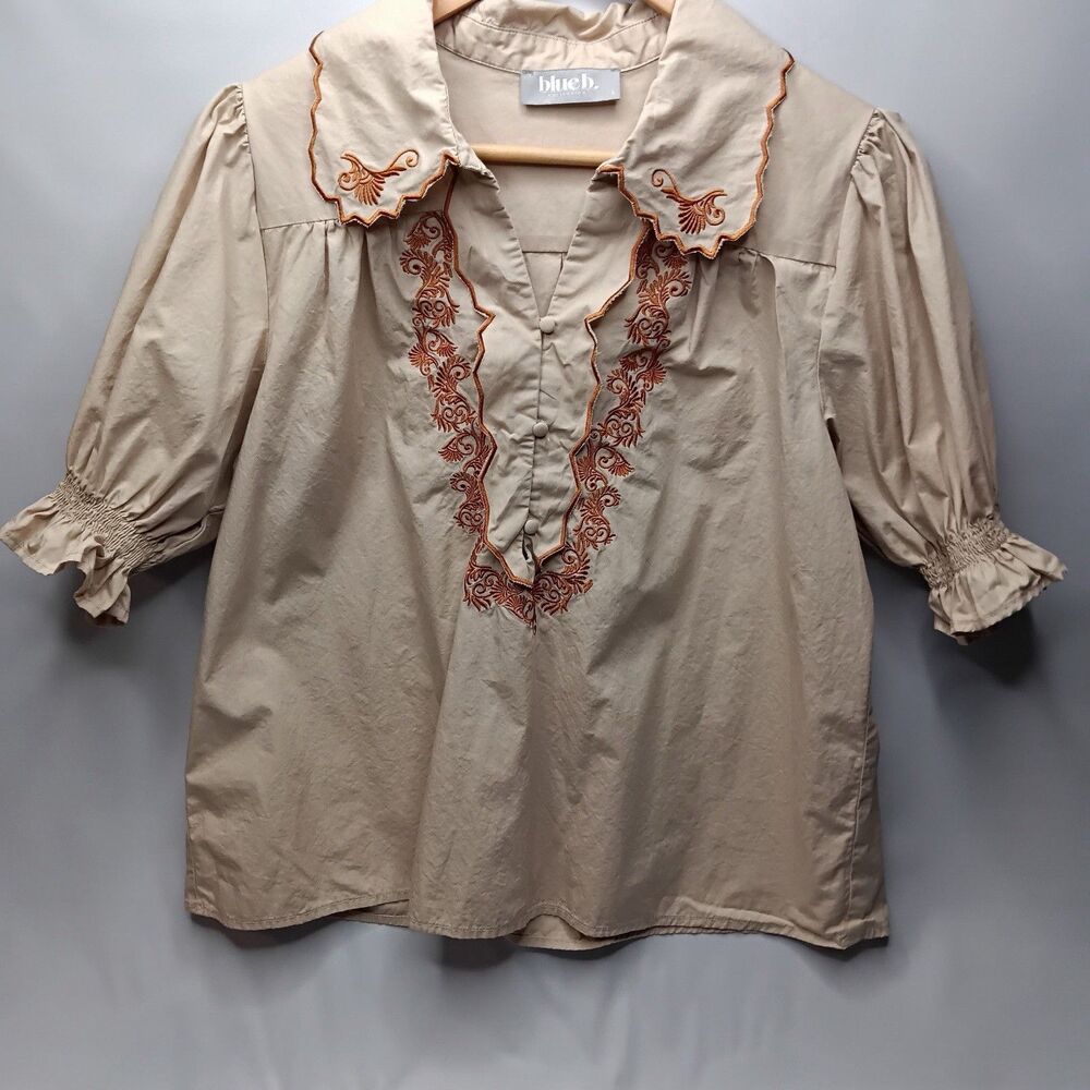 Blue B Collection Puff Sleeve Top Women Sz L  Tan Scalloped Collar W/ Embroidery